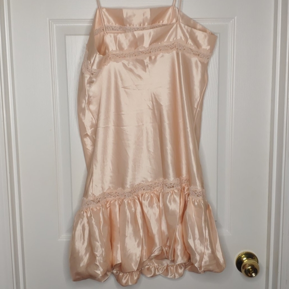 Vintage Nightie - Picture 4 of 6